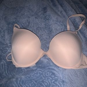NUDE COLORED VICTORIA SECRET BRA